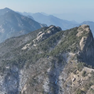 安徽九华山风景区迎来2025年第一场雪