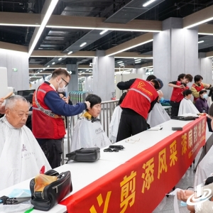 合肥爱心美发师公益义剪 为市民解决“头”等大事