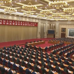 习近平出席解放军和武警部队代表团全体会议