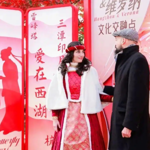 天天学习丨一段两会对话背后的文明交往故事