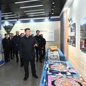 习近平：民族的特色，很古朴也很时尚