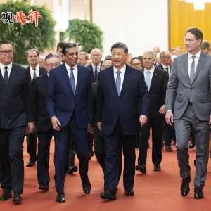【央视快评】与中国同行就是与机遇同行