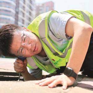 新时代劳模的挺膺担当